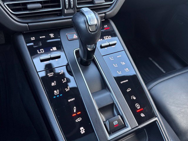 Used 2023 Porsche Macan AWD/4WD image 31