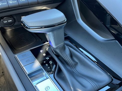 Used 2025 Hyundai Elantra SEL image 41