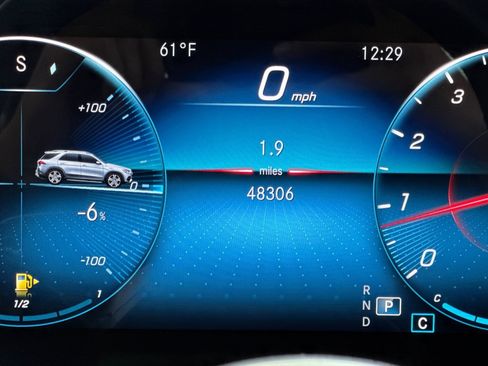Used 2022 Mercedes-Benz GLE 350 4MATIC w/ Premium Package image 23
