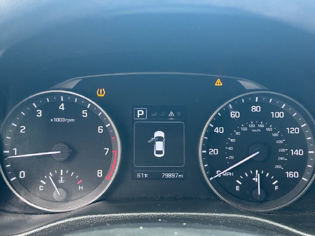 Used 2018 Hyundai Elantra SEL w/ Winter Weather Package FWD image 18