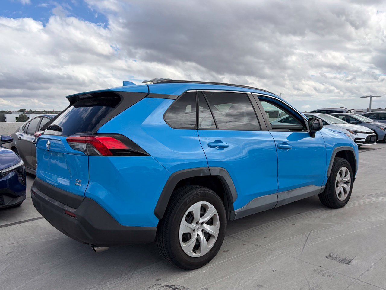 Used 2019 Toyota RAV4 LE w/ Carpet Mat Package AWD/4WD image 2