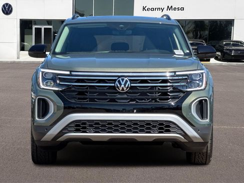 New 2025 Volkswagen Atlas Peak Edition SE image 9