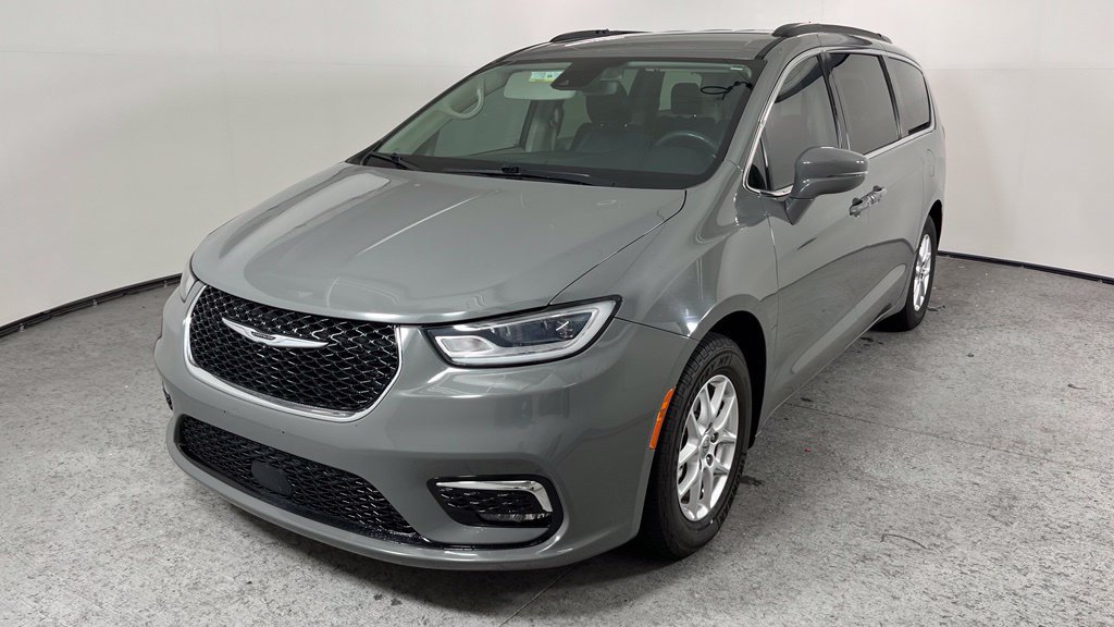Used 2022 Chrysler Pacifica Touring-L FWD image 5
