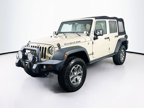 Used 2018 Jeep Wrangler Unlimited Rubicon w/ Connectivity Group image 3