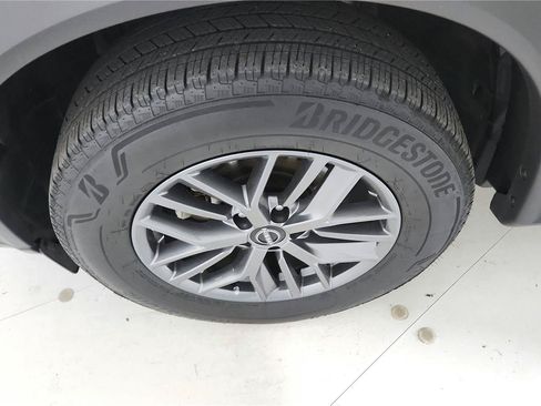 Used 2024 Nissan Rogue S FWD image 27