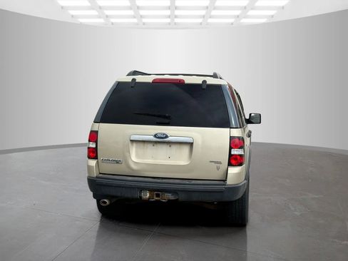 Used 2006 Ford Explorer XLT image 4