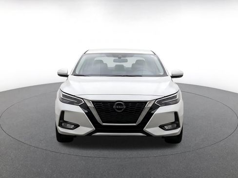 Used 2025 Nissan Sentra SV FWD image 2