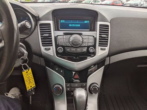 Used 2014 Chevrolet Cruze LT FWD image 18