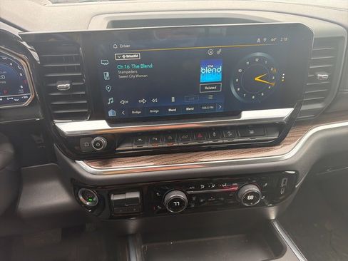 Used 2022 Chevrolet Silverado 1500 RST image 12