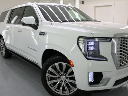 Used 2021 GMC Yukon XL Denali w/ Denali Ultimate Package image 14