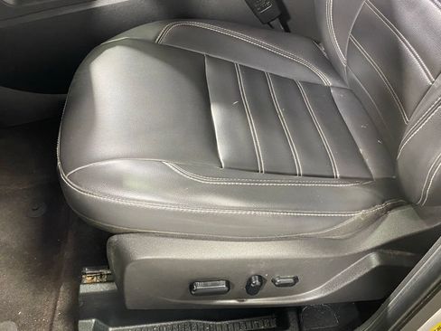 Used 2019 Ford Escape SEL AWD/4WD image 14