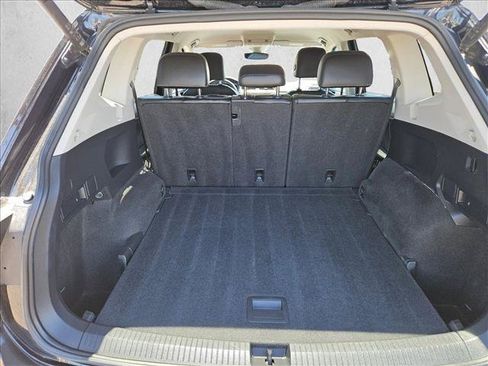 Used 2024 Volkswagen Tiguan SE AWD/4WD image 7
