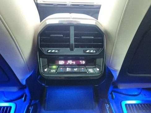 Used 2023 BMW iX xDrive50 w/ Premium Package image 40