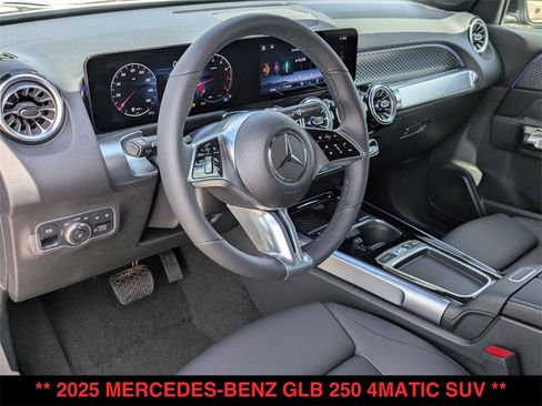 New 2025 Mercedes-Benz GLB 250 4MATIC image 11