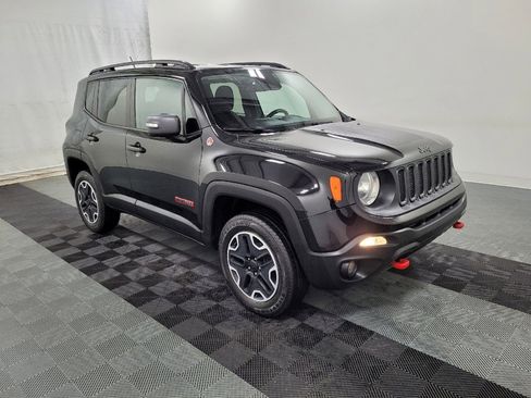 Used 2017 Jeep Renegade Trailhawk image 11