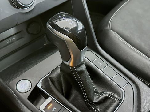 Used 2022 Volkswagen Taos SE image 24