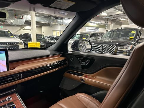 Certified 2023 Lincoln Aviator Reserve w/ Elements Package Plus AWD/4WD image 26