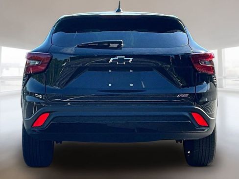 Used 2024 Chevrolet Trax RS w/ Sunroof Package FWD image 5