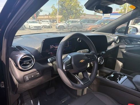 Used 2025 Chevrolet Blazer EV LT FWD image 10