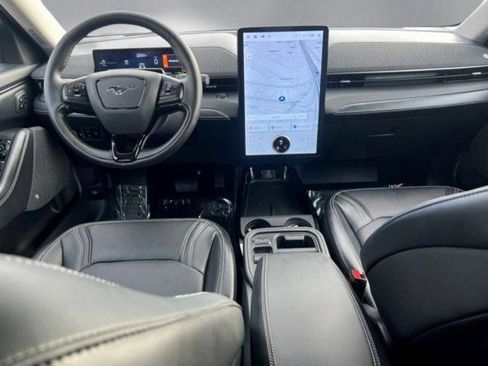 Certified 2025 Ford Mustang Mach-E Premium image 3