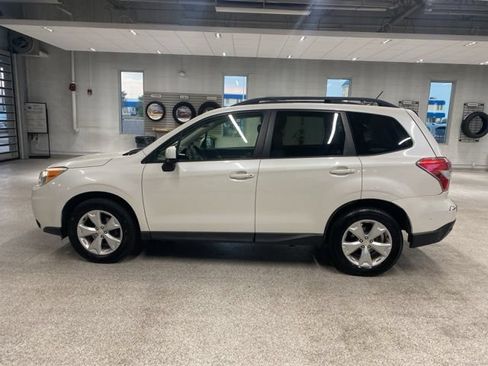 Used 2015 Subaru Forester 2.5i Premium w/ All-Weather Package AWD/4WD image 10