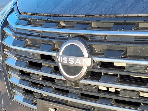 Used 2024 Nissan Rogue SL w/ SL Premium Package image 31