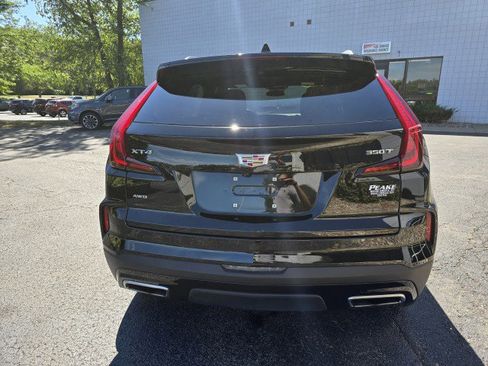 Used 2025 Cadillac XT4 Premium Luxury image 5