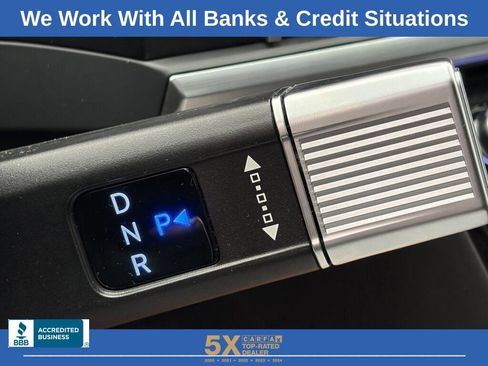 Used 2024 Hyundai Santa Fe Limited image 23