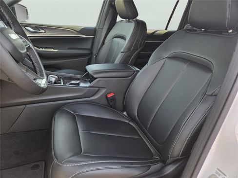 New 2026 Jeep Grand Cherokee L Limited image 17