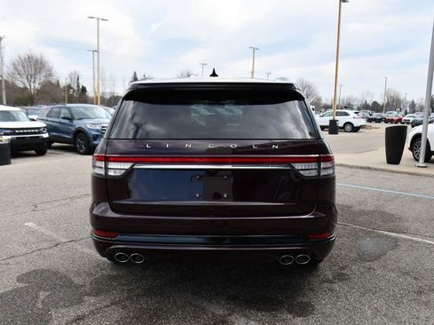 Used 2023 Lincoln Aviator Reserve w/ Jet Appearance Package AWD/4WD image 5