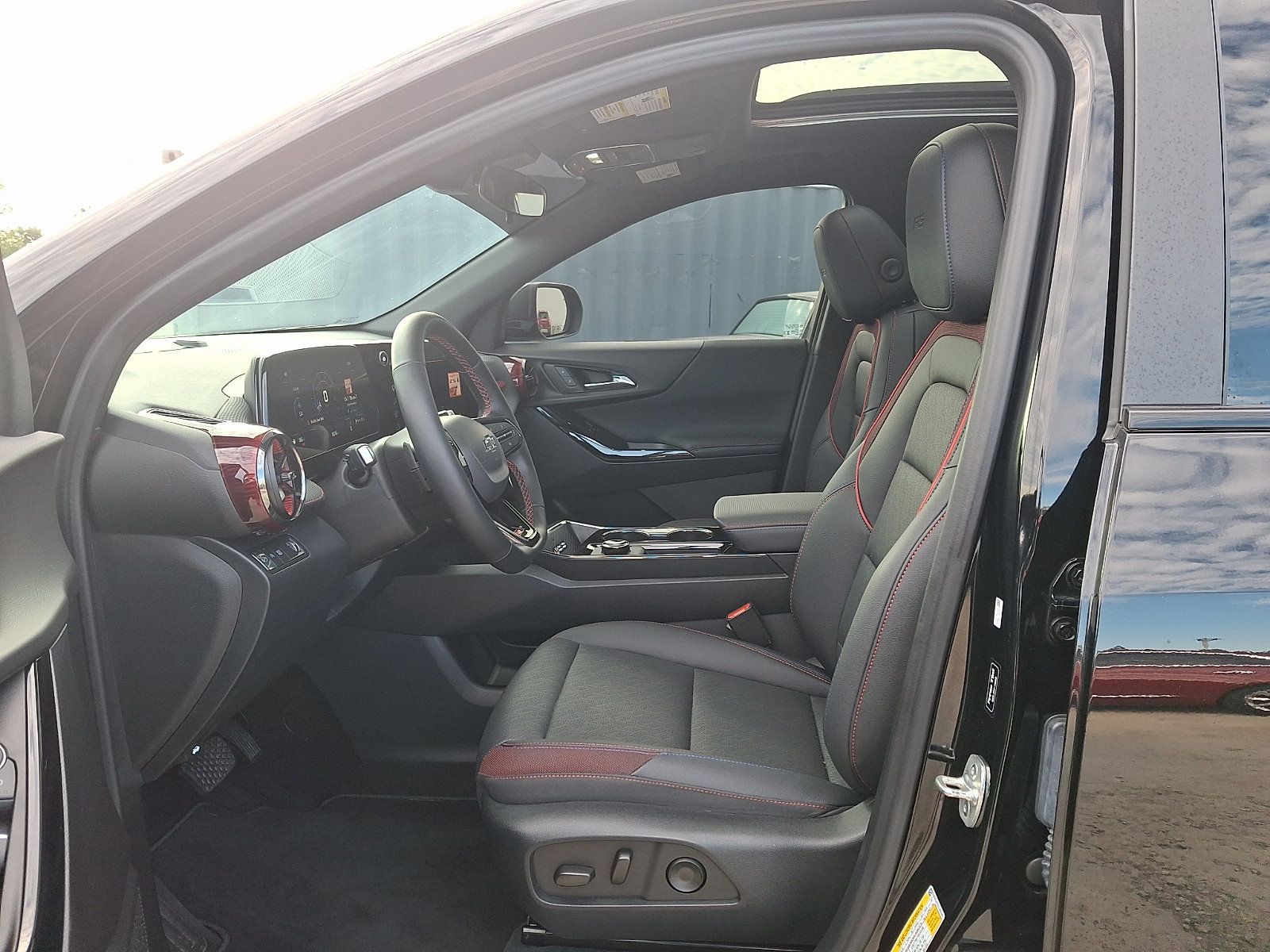 Used 2026 Chevrolet Equinox RS FWD image 13