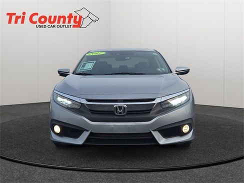 Used 2017 Honda Civic Touring image 2