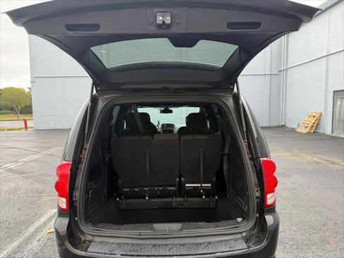 Used 2018 Dodge Grand Caravan SE image 21