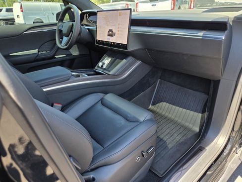 Used 2025 Tesla Model X AWD/4WD image 21