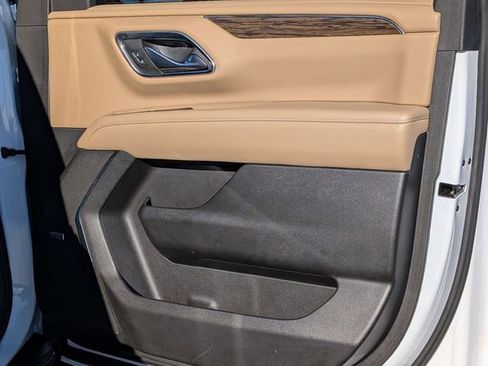 Used 2023 Chevrolet Tahoe Premier w/ Premium Package image 39