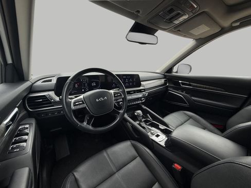 Used 2025 Kia Telluride EX w/ EX Captain's Chair Package AWD/4WD image 25