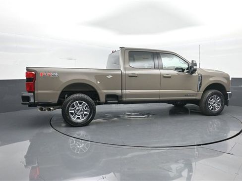 New 2026 Ford F250 Lariat w/ FX4 Off-Road Package image 8