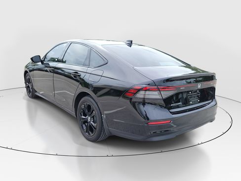 Used 2025 Honda Accord SE image 4