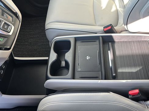 Used 2025 Honda Odyssey Touring image 15