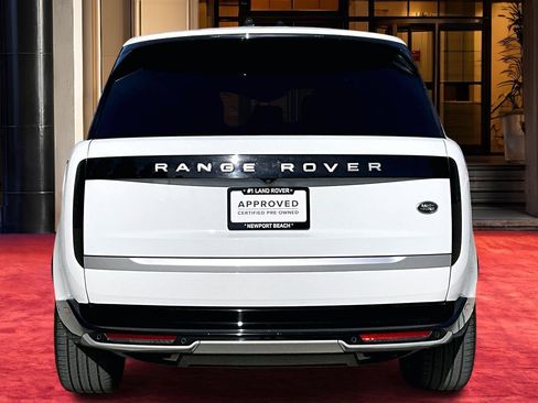 Used 2023 Land Rover Range Rover Long Wheelbase Autobiography image 3