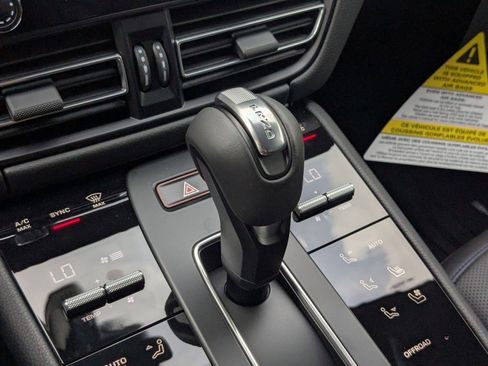 New 2026 Porsche Macan AWD/4WD image 20