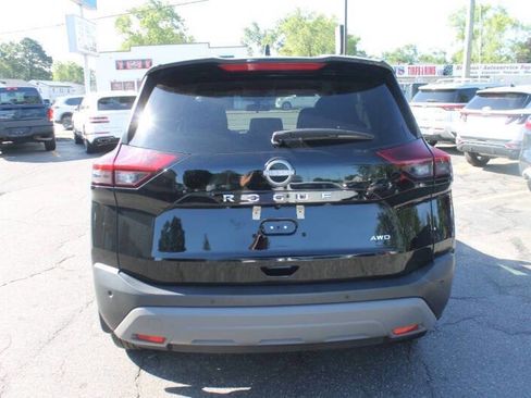 Used 2023 Nissan Rogue S image 6