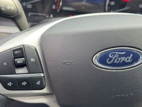 Used 2023 Ford Explorer XLT w/ Equipment Group 202A image 9