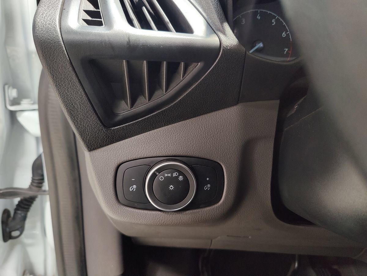 Used 2023 Ford Transit Connect XL FWD image 27