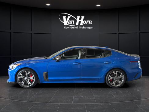 Used 2018 Kia Stinger GT2 AWD/4WD image 4