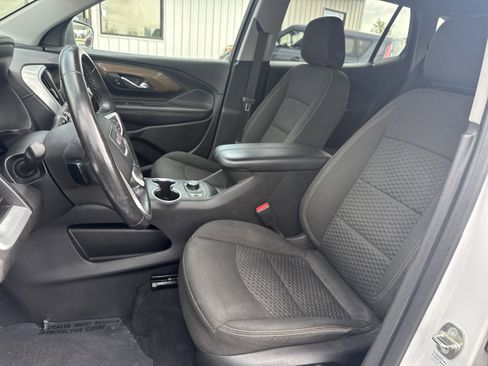 Used 2019 GMC Terrain SLE w/ Driver Convenience Package image 3