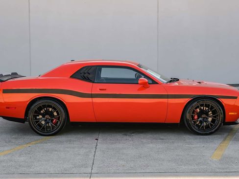 Used 2009 Dodge Challenger SRT8 w/ SRT Option Group II image 8