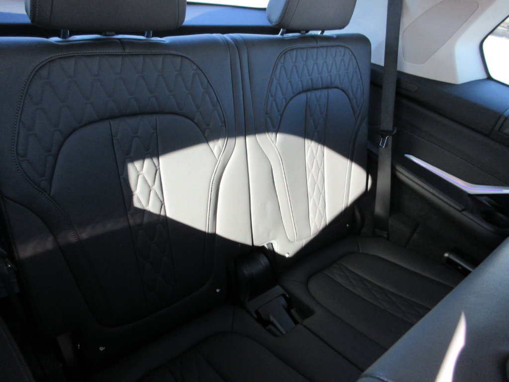 Used 2024 BMW X7 xDrive40i w/ Premium Package AWD/4WD image 24
