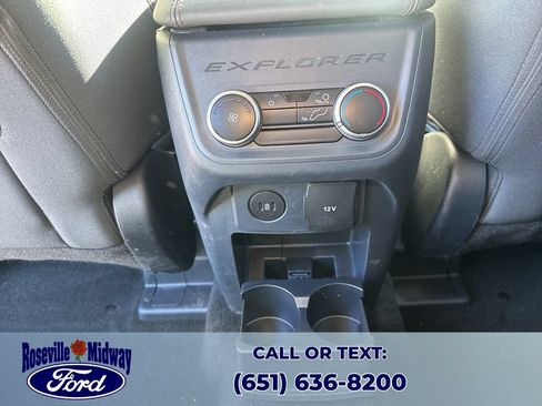 Used 2025 Ford Explorer Active AWD/4WD image 30