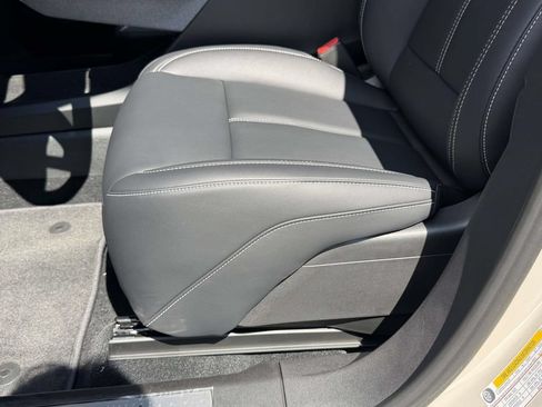Used 2027 Cadillac Optiq Luxury w/ LPO, Floor Liner Package AWD/4WD image 15